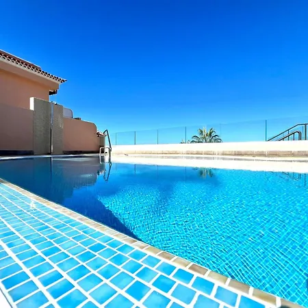 Incleibles Vistas Al Oceano Y Piscina. *