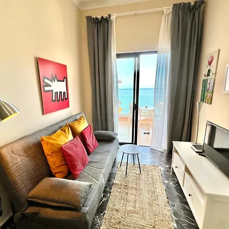 Incleibles Vistas Al Oceano Y Piscina. Acantilado de los Gigantes