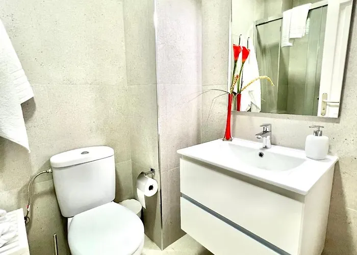 Incleibles Vistas Al Oceano Y Piscina. Acantilado de los Gigantes