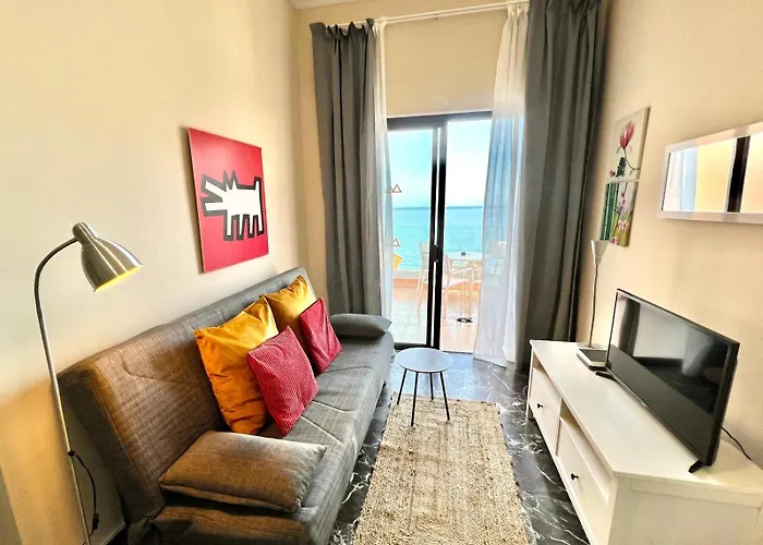 Incleibles Vistas Al Oceano Y Piscina. Acantilado de los Gigantes